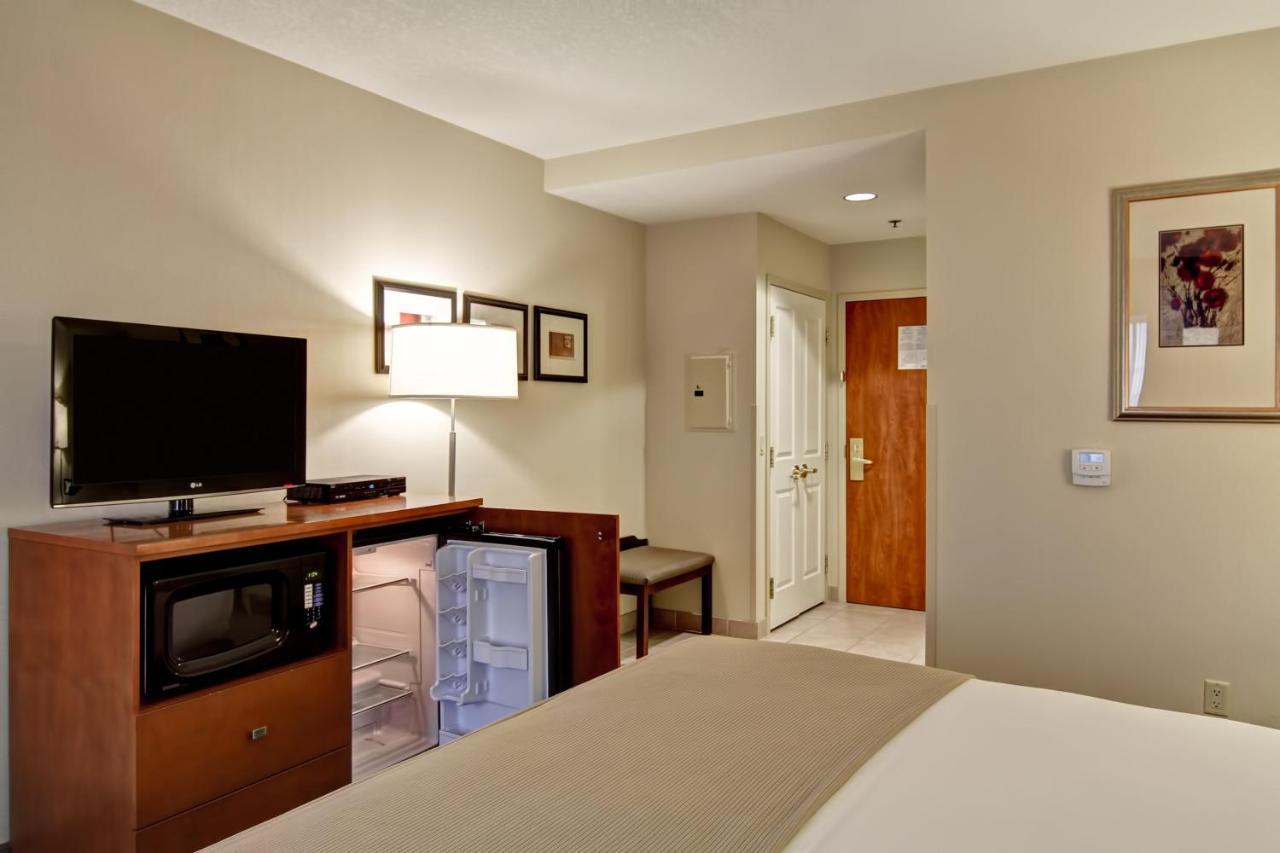 Holiday Inn Express And Suites Guelph, An Ihg Hotel Exteriör bild