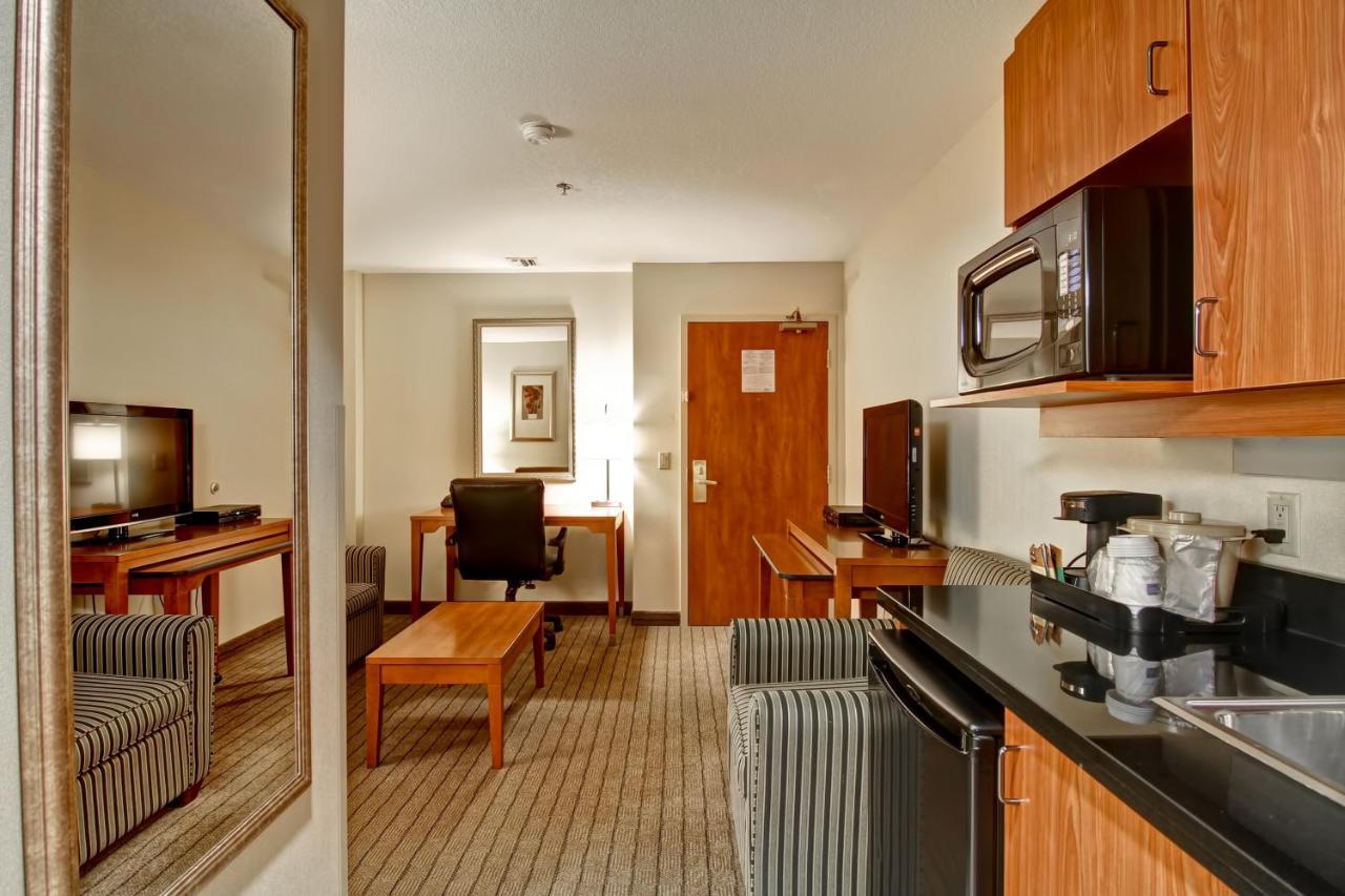 Holiday Inn Express And Suites Guelph, An Ihg Hotel Exteriör bild